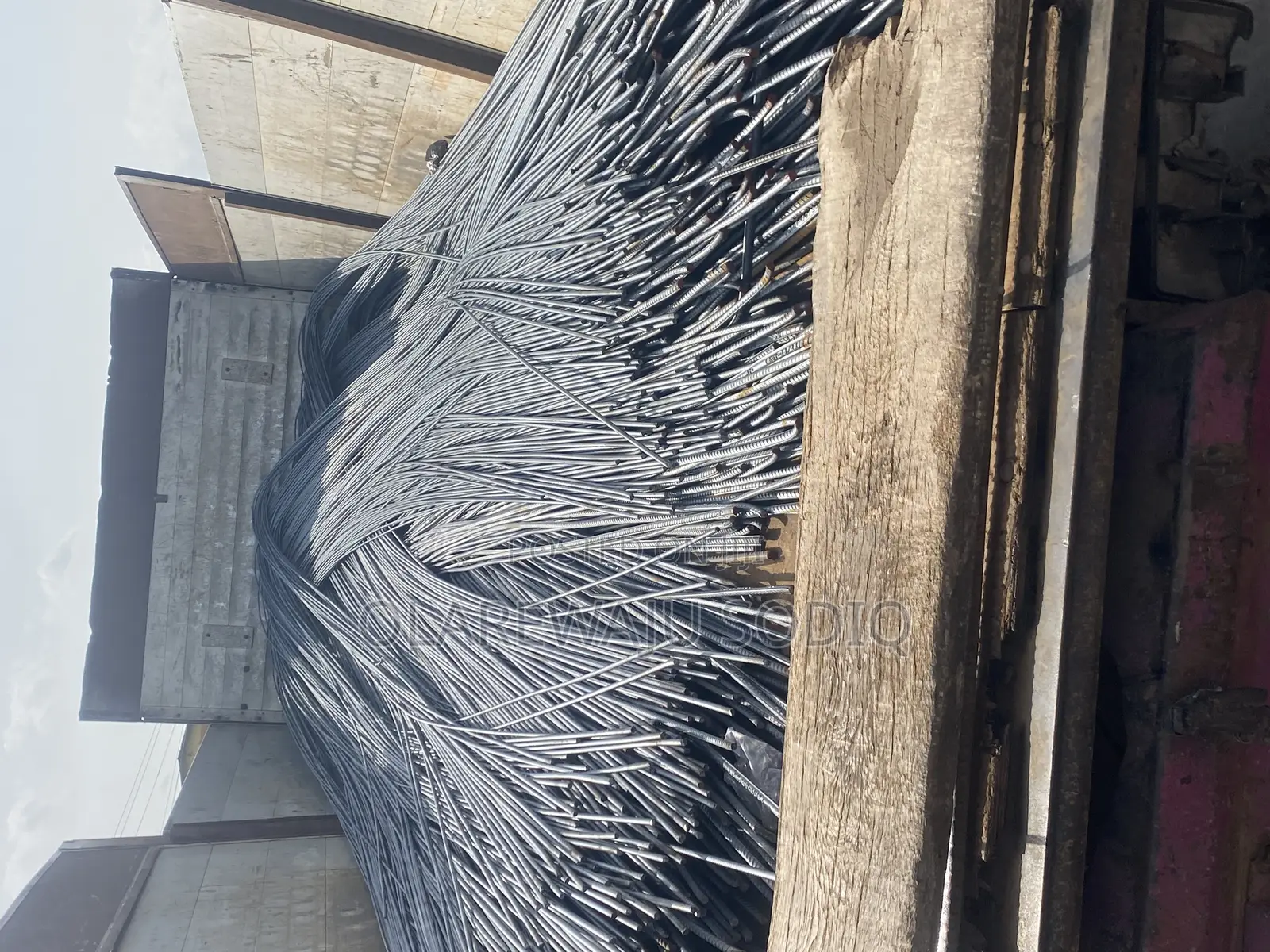 Stand Iron Rod Both Local and TMT Available