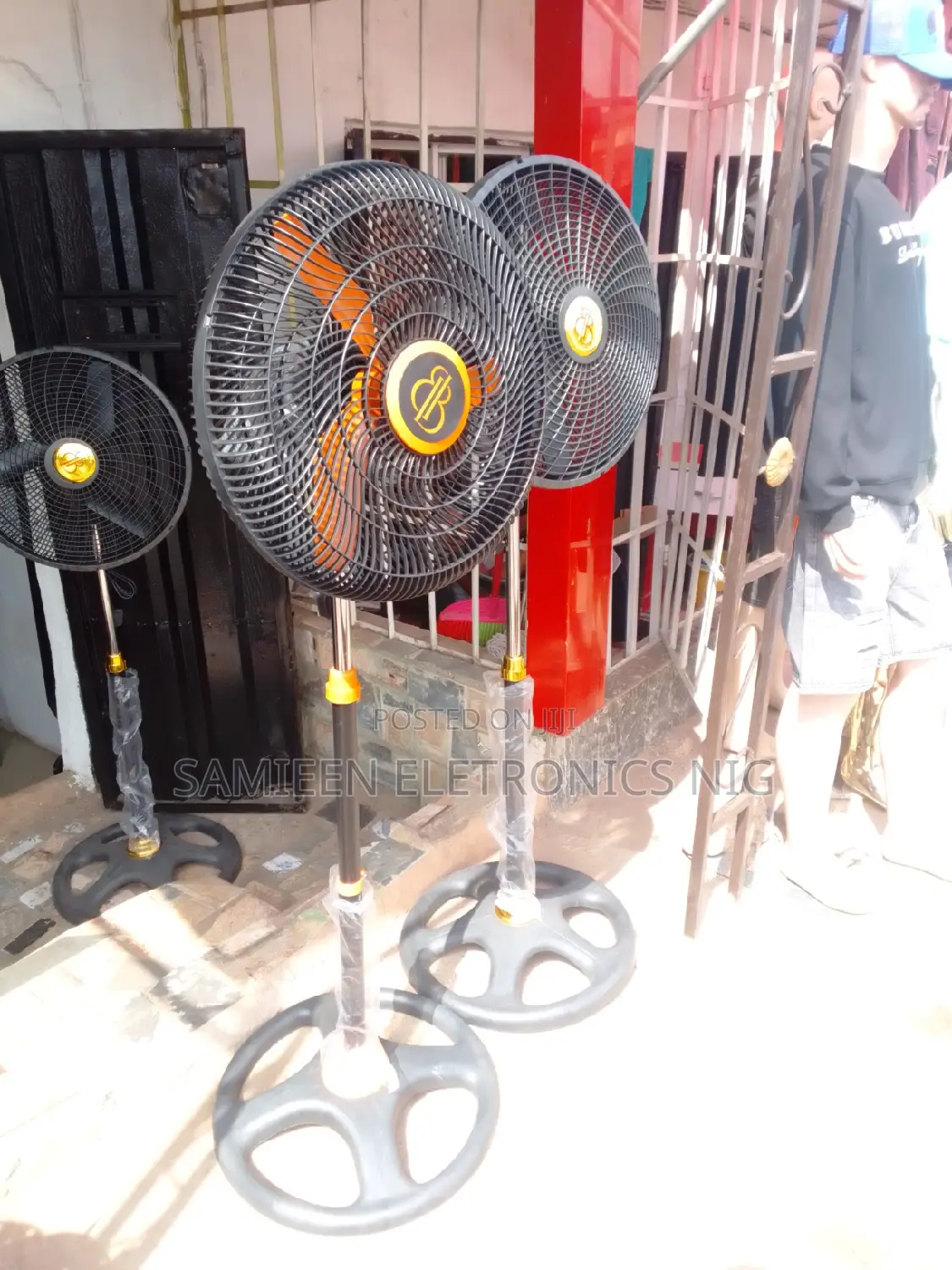New Best Buy 18inch Standing Fan Available