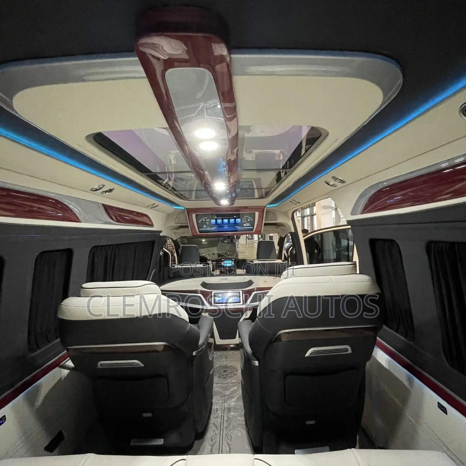 High Quality Certified VIP Interior Upgrade Toyota Hiace Bus
