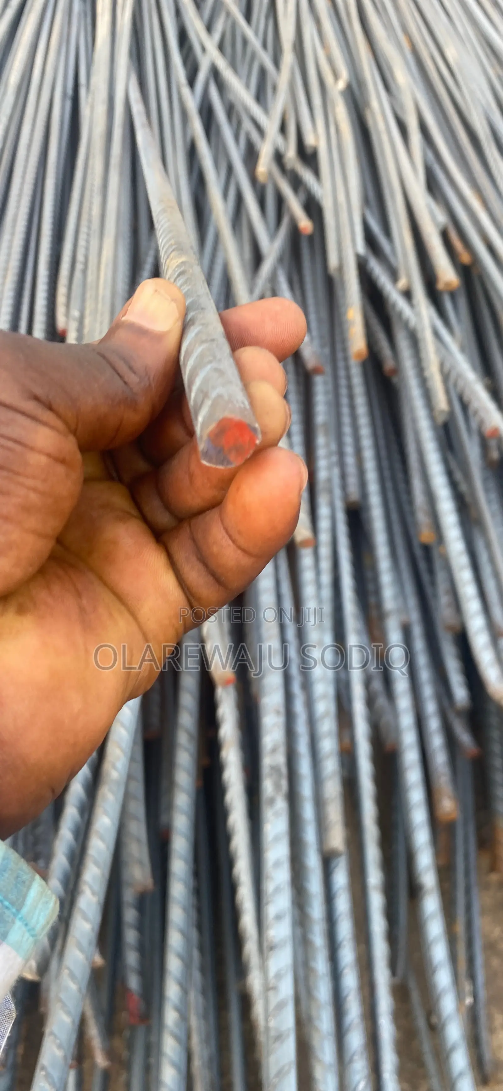 Stand Iron Both Local and TMT Available