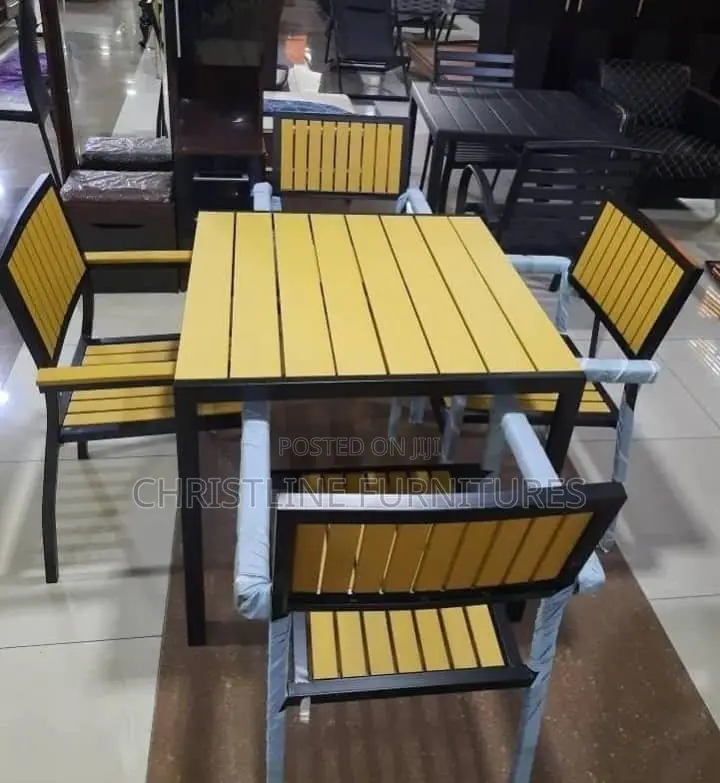 Quality Center Table Set