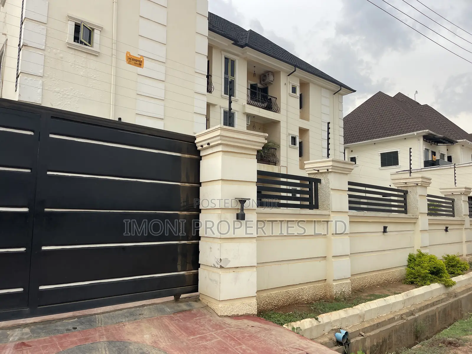 3bdrm Block of Flats in Fo1, Kubwa for rent