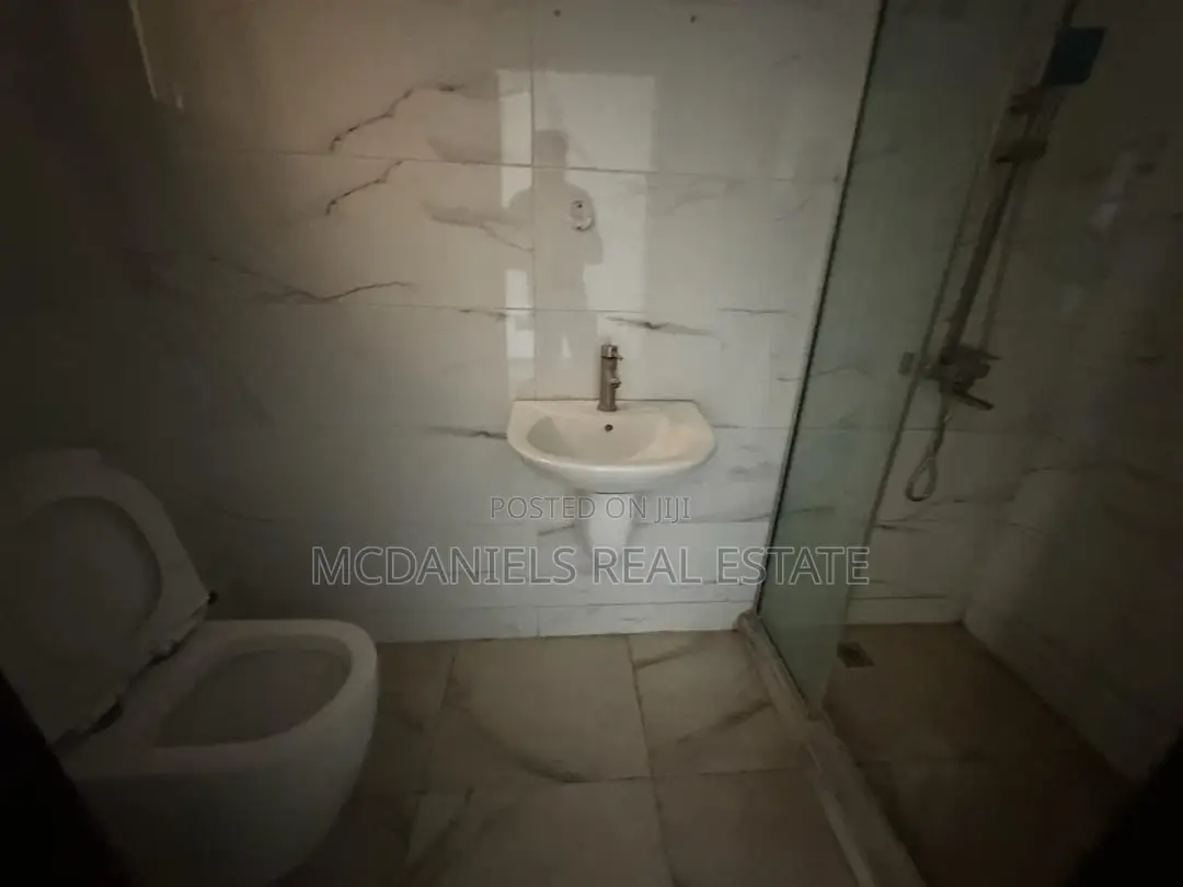 4bdrm Duplex in Lekki Phase 1 for rent