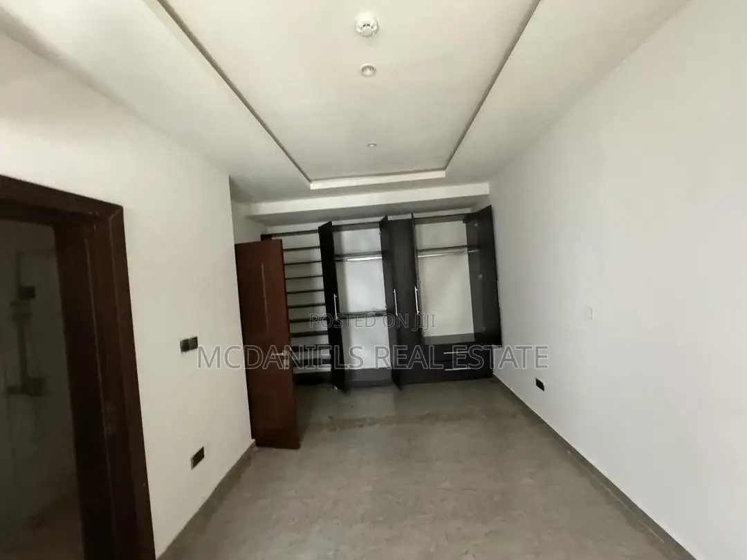 4bdrm Duplex in Lekki Phase 1 for rent