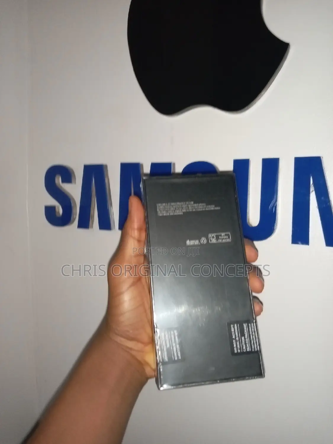 New Samsung Galaxy Z Flip4 512 GB Gold