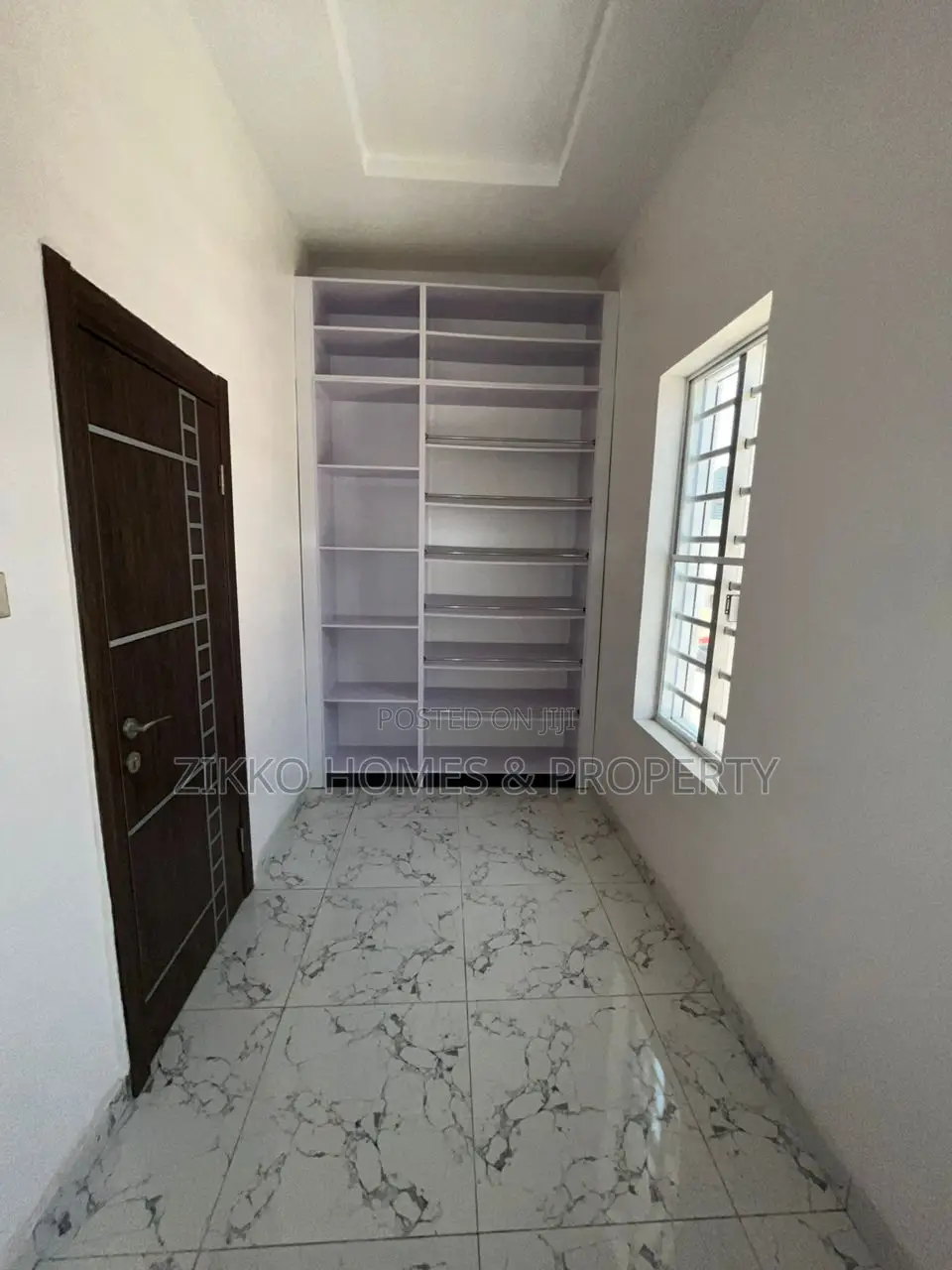 4bdrm Duplex in Ikota for sale
