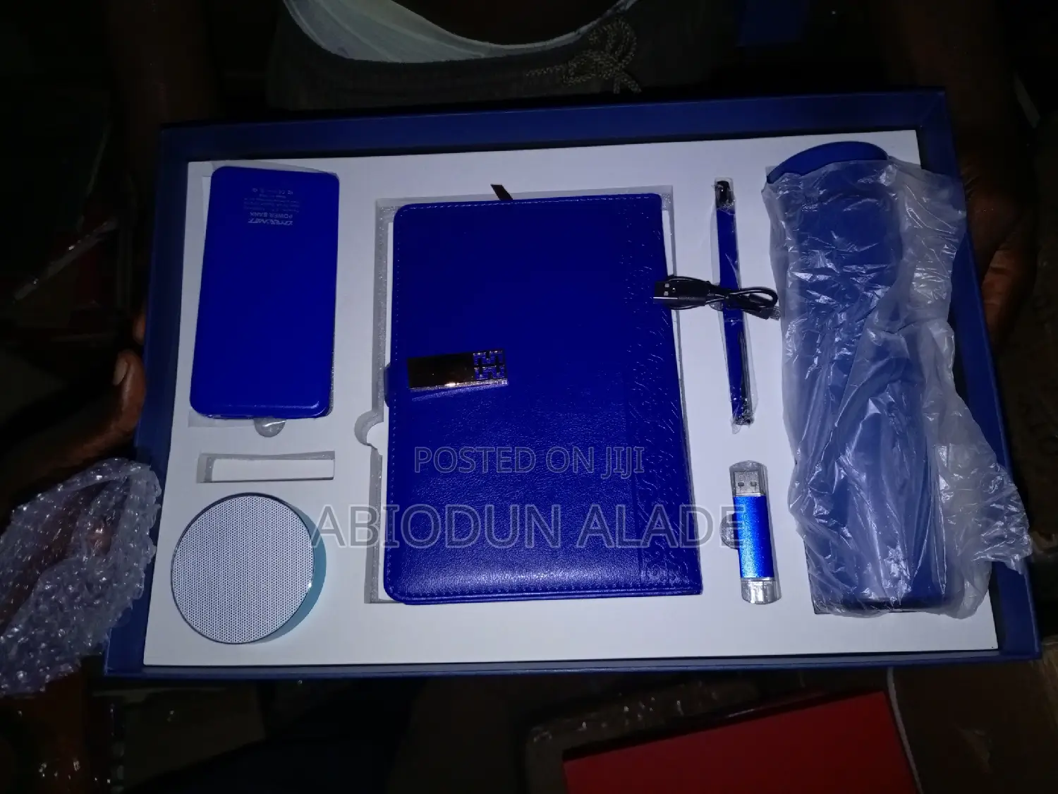 7 in 1 Corporate Gift, Diary, Flash, Flask, Powerbank, Speak