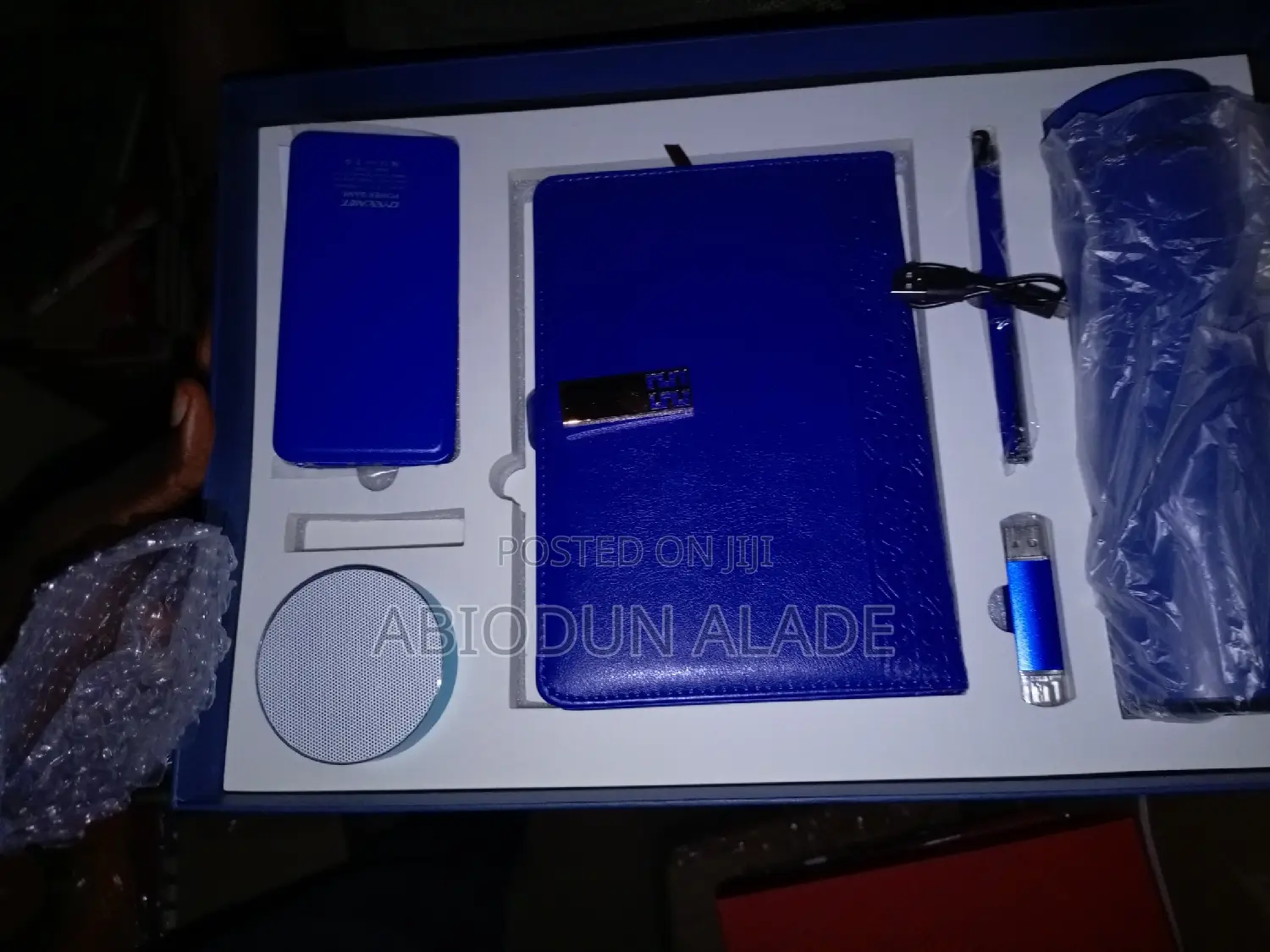 7 in 1 Corporate Gift, Diary, Flash, Flask, Powerbank, Speak