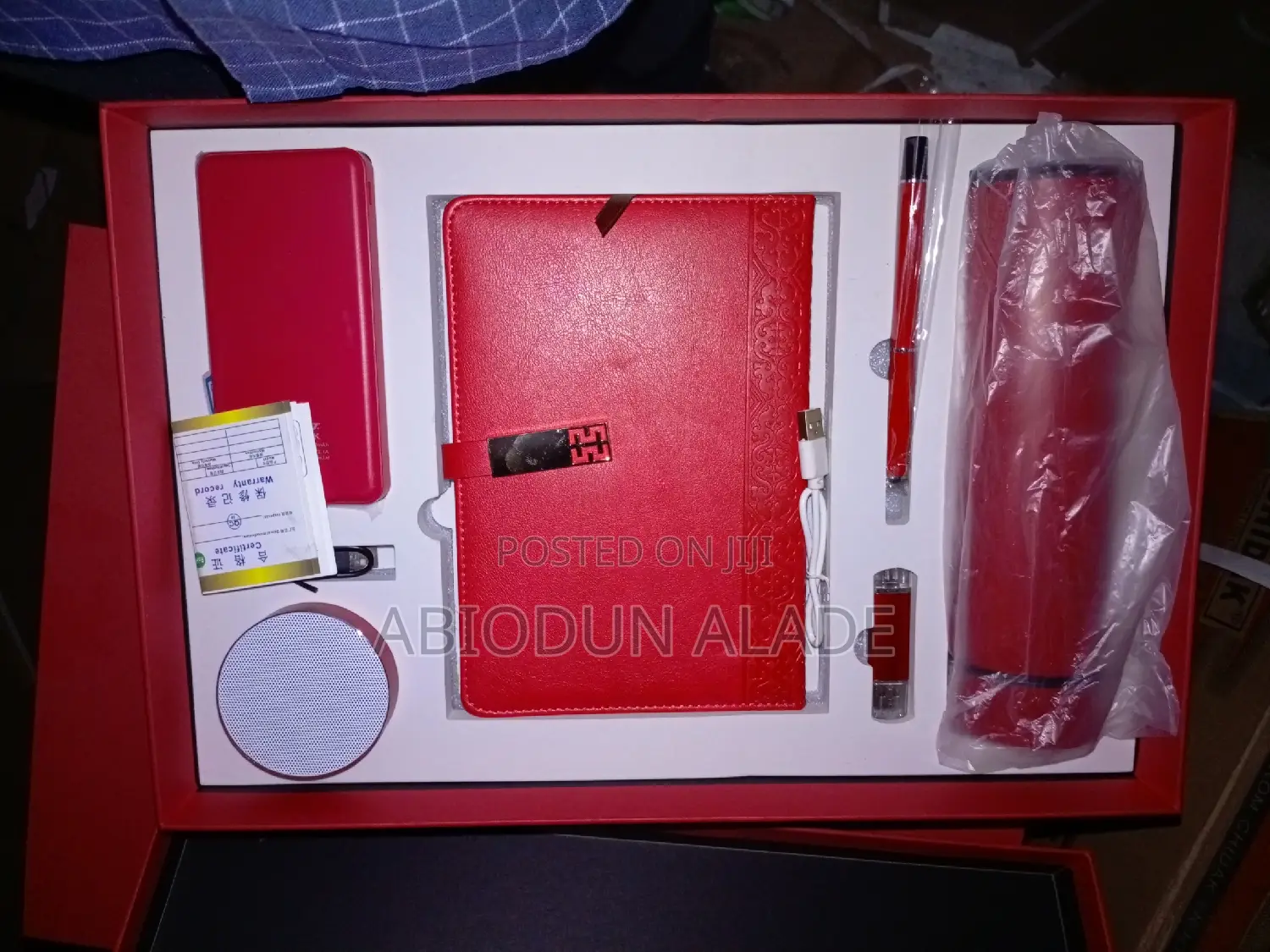 7 in 1 Corporate Gift, Diary, Flash, Flask, Powerbank, Speak
