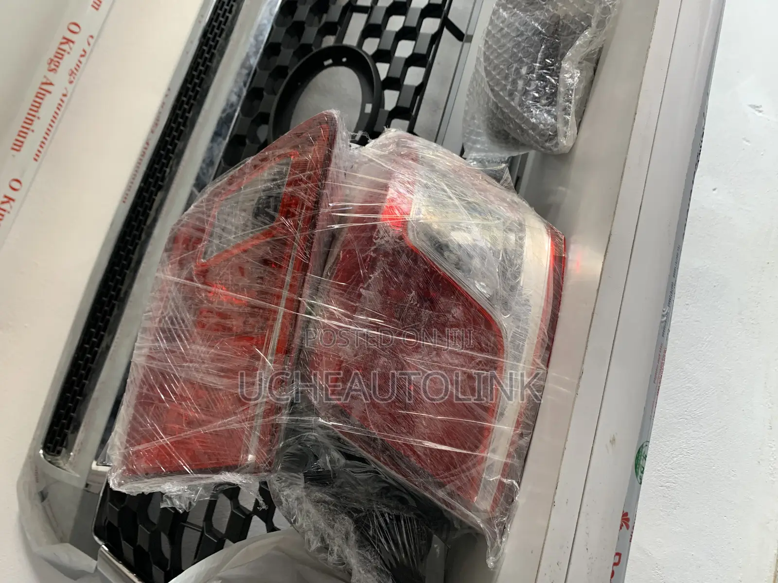 ES350 2010 Rear Back Light Available as Seen