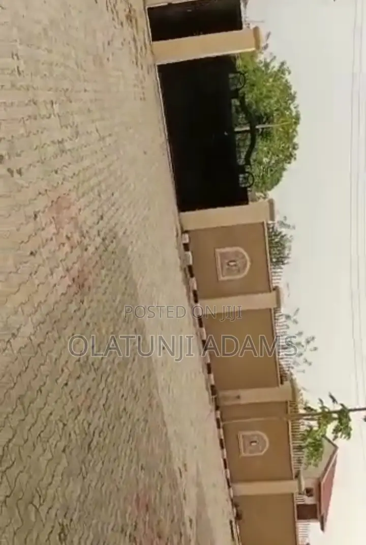 Furnished 9bdrm Duplex in Gra Okefia, Osogbo for sale