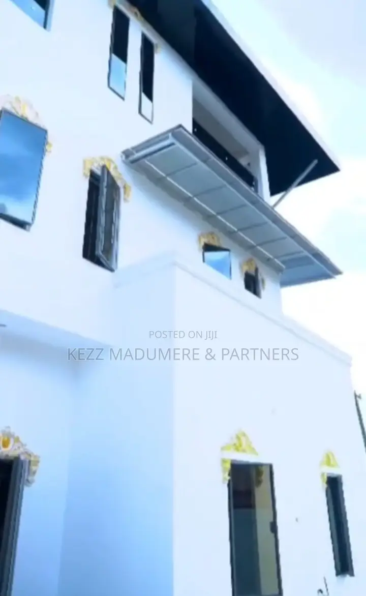 6bdrm Duplex in Nvuigwe Woji, Port for sale