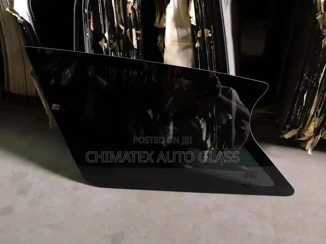 Nissan Qx60 Side Rear Vent Glass