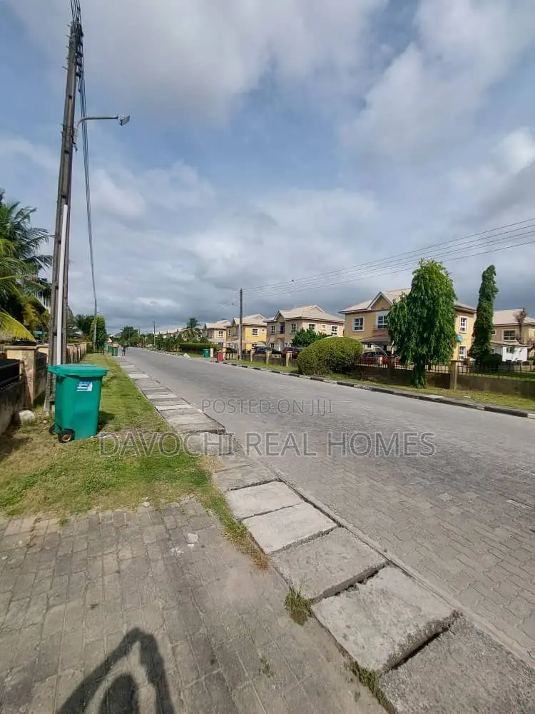 4bdrm Duplex in Northern Fourthshore, Lekki for rent