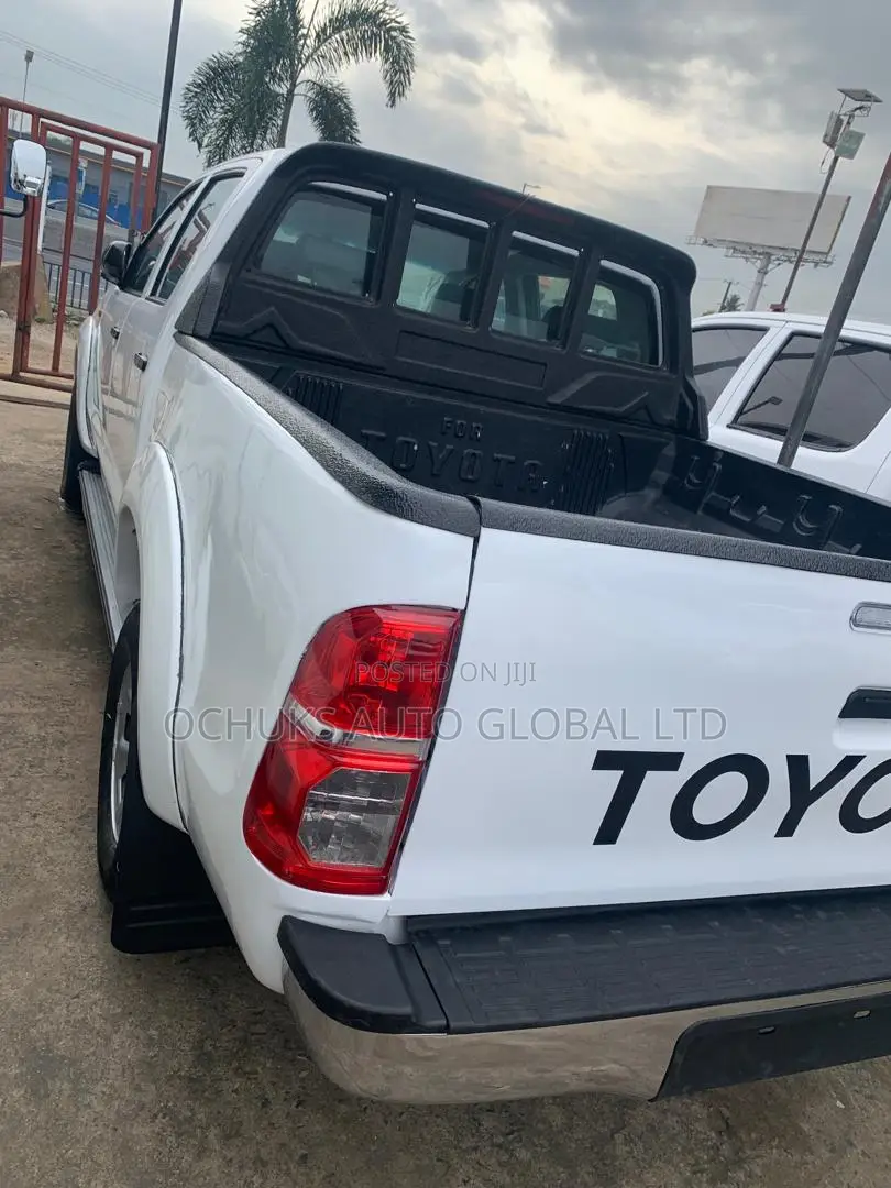 Toyota Hilux 2014 White