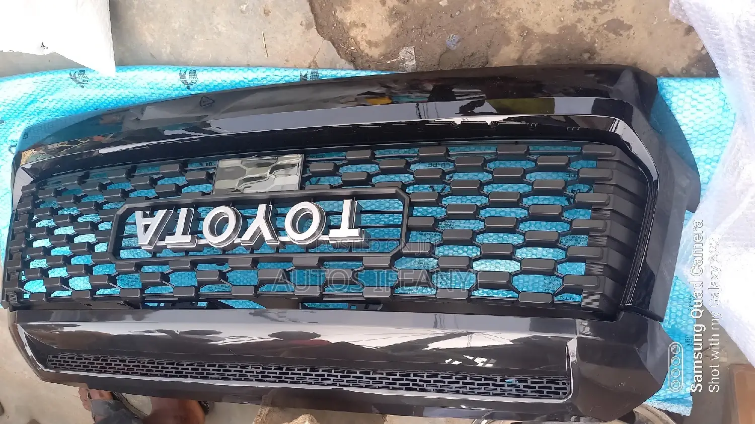 Toyota Front Grill Tundra Spot 2022 Available Dm