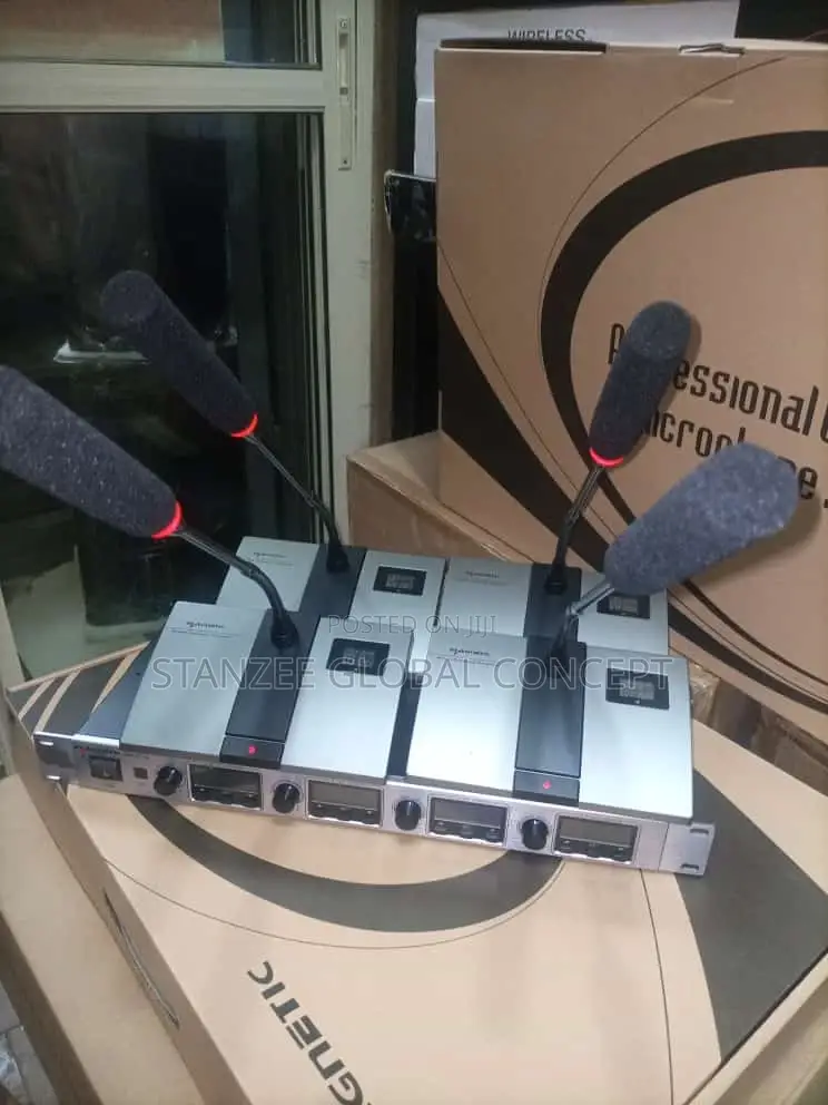 Magnetic 4 in 1 Wireless Conference Microphone
