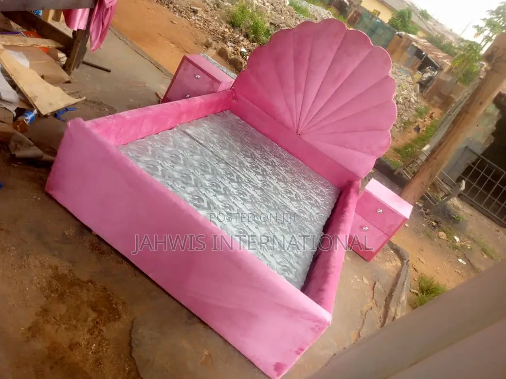 Classic Queen 4.5by6ft Bed Frame