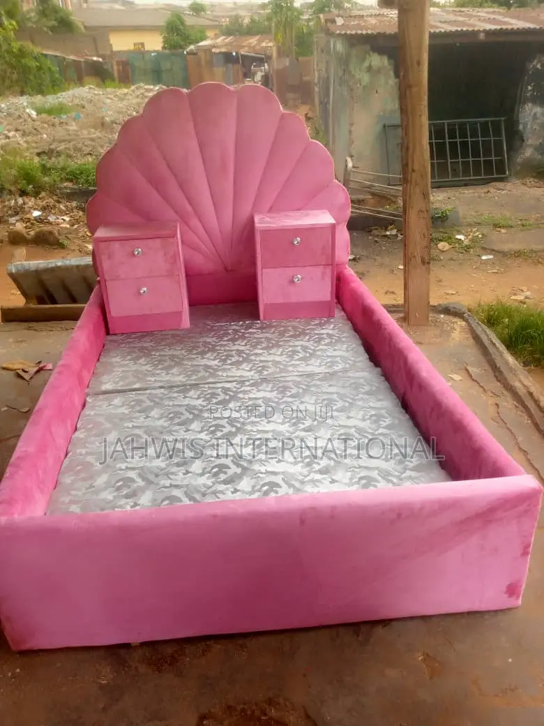 Classic Queen 4.5by6ft Bed Frame