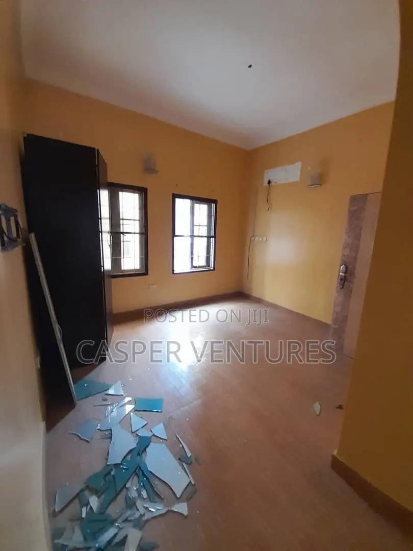 Mini Flat in Cruiz, Ikate for rent