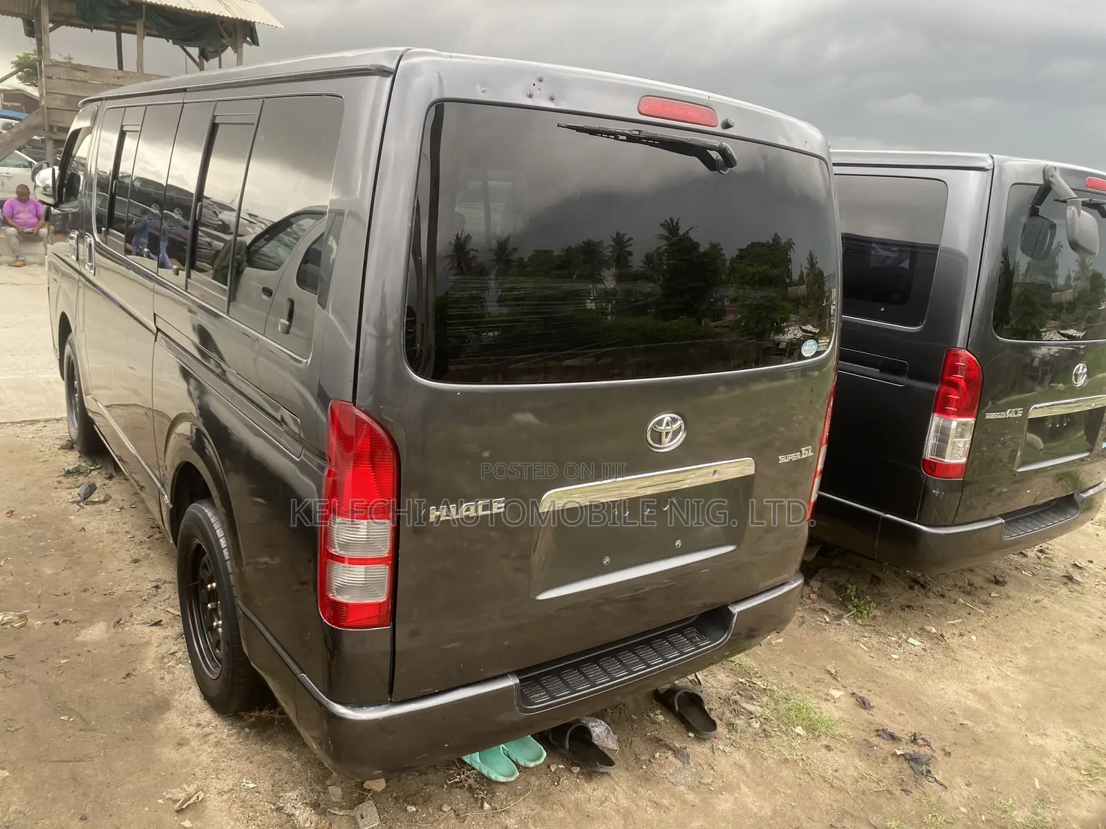 Toyota HiAce 2012 Black