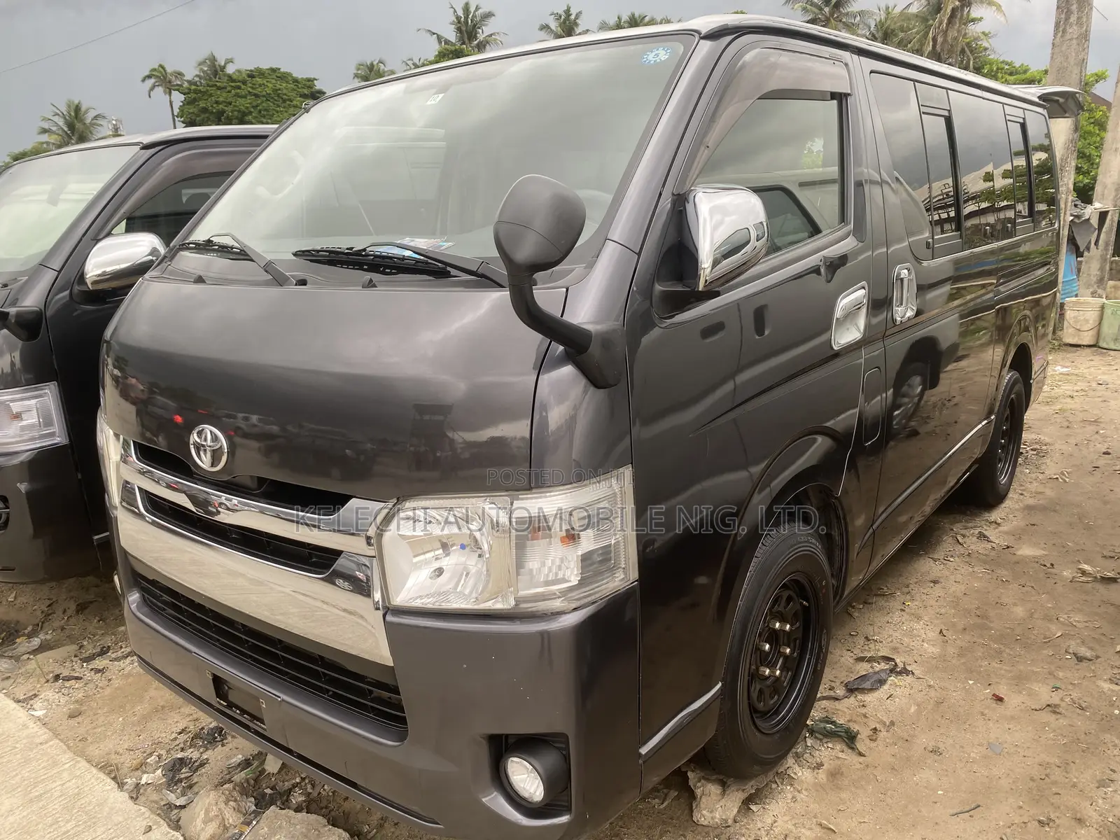 Toyota HiAce 2012 Black