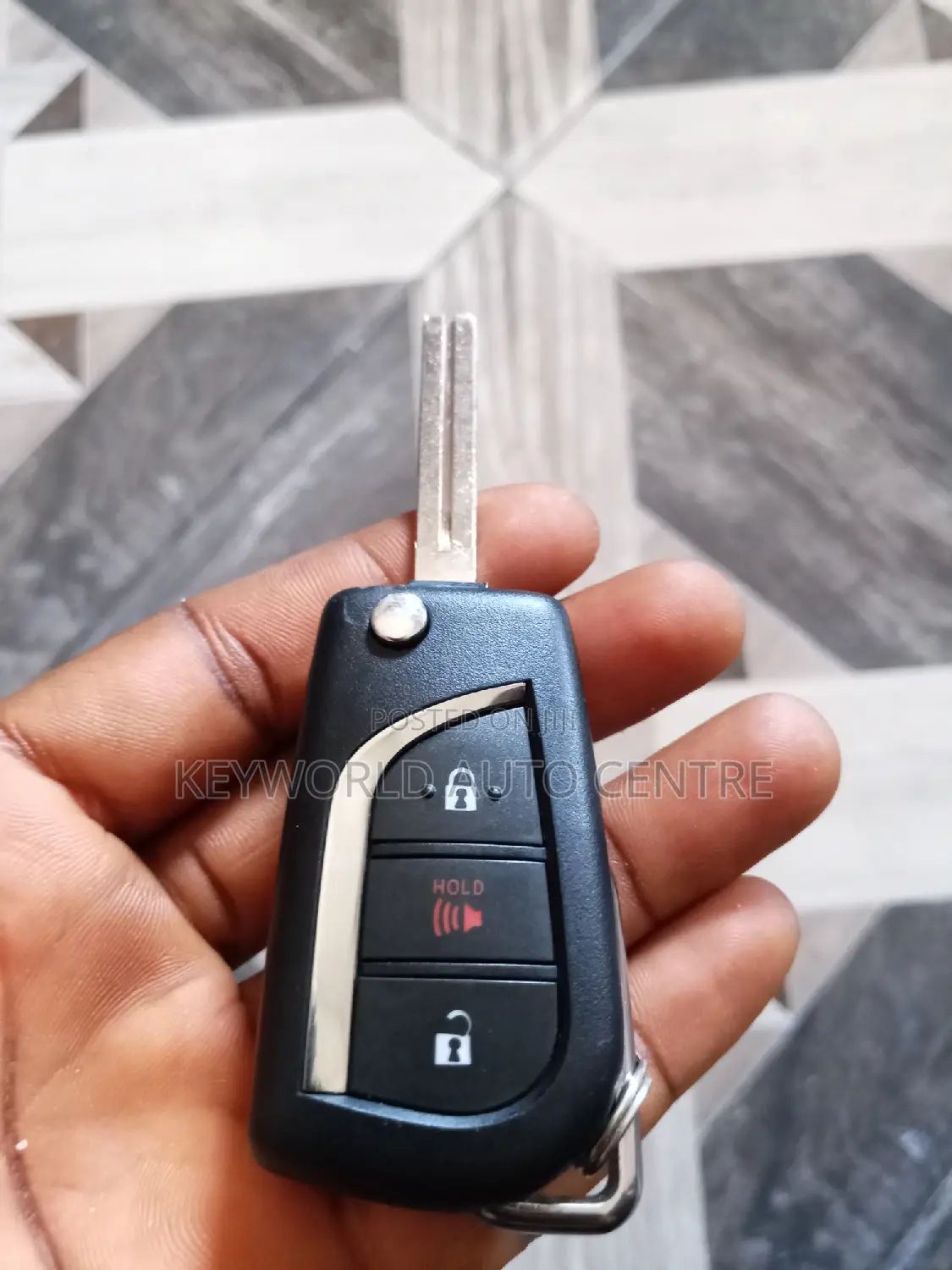 2019-2022 Toyota RAV4 3-Button Flip Key PN:89070-0R300(OEM)