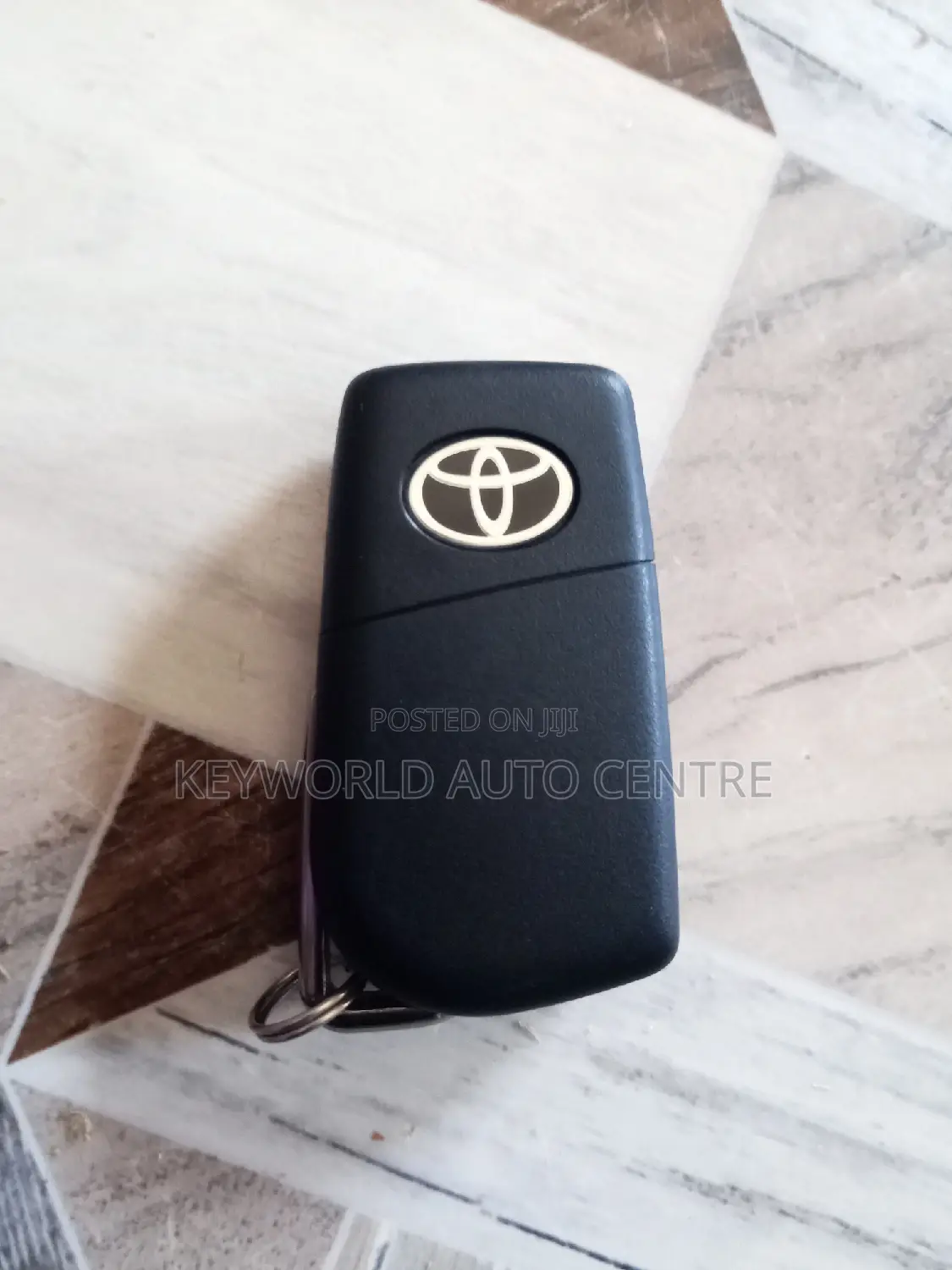 2019-2022 Toyota RAV4 3-Button Flip Key PN:89070-0R300(OEM)