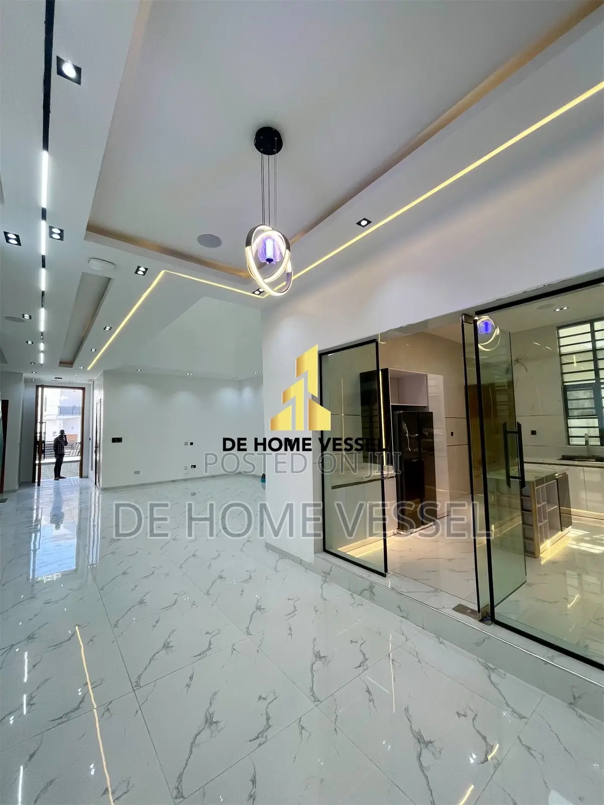5bdrm Duplex in Osapa london for sale