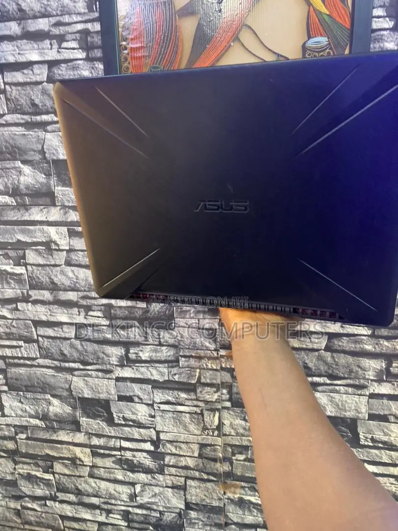 Laptop Asus TUF Gaming FX504 16GB AMD Ryzen 5 SSD 1T