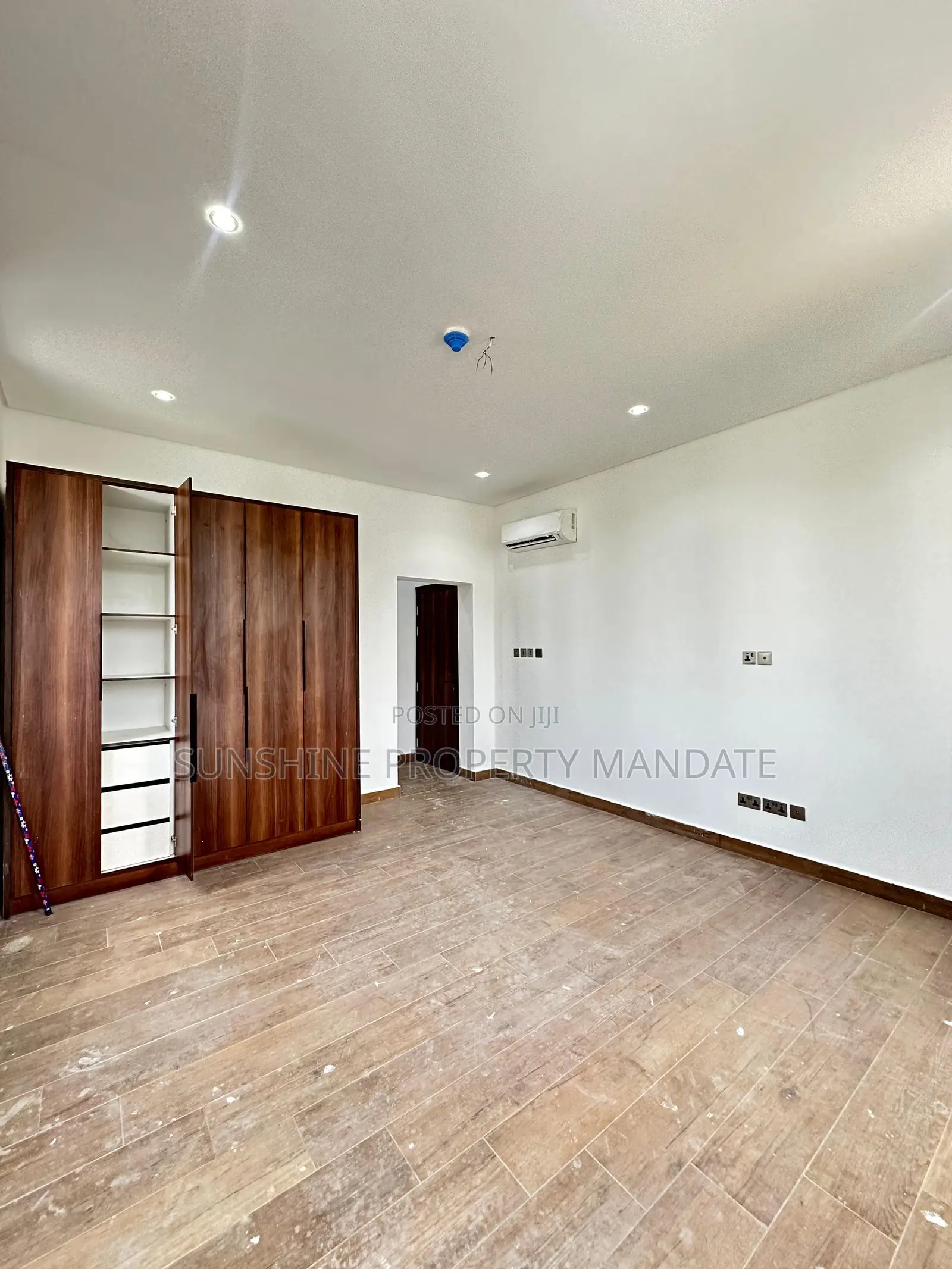 3bdrm Maisonette in Victoria Island for sale