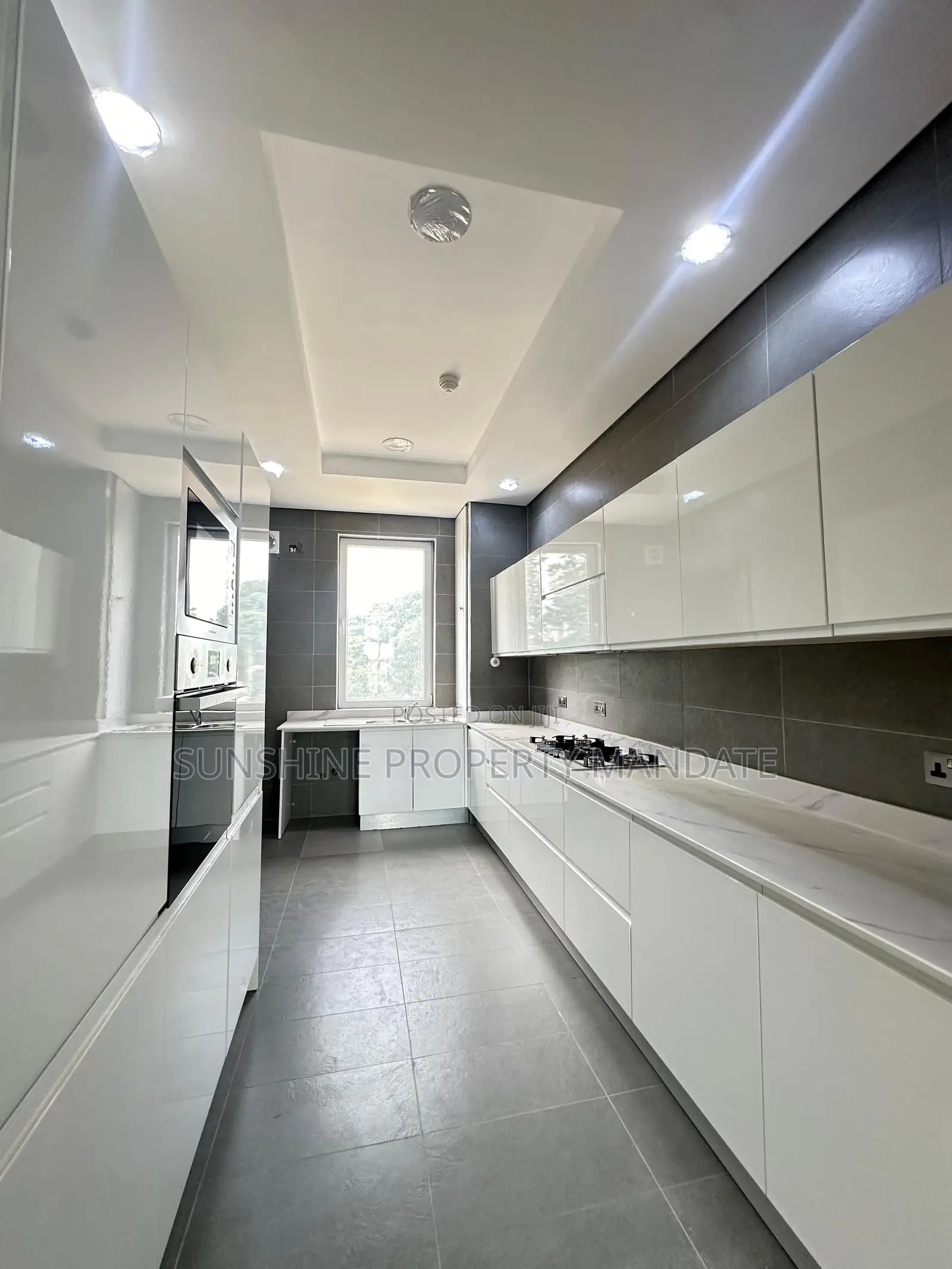 3bdrm Maisonette in Victoria Island for sale
