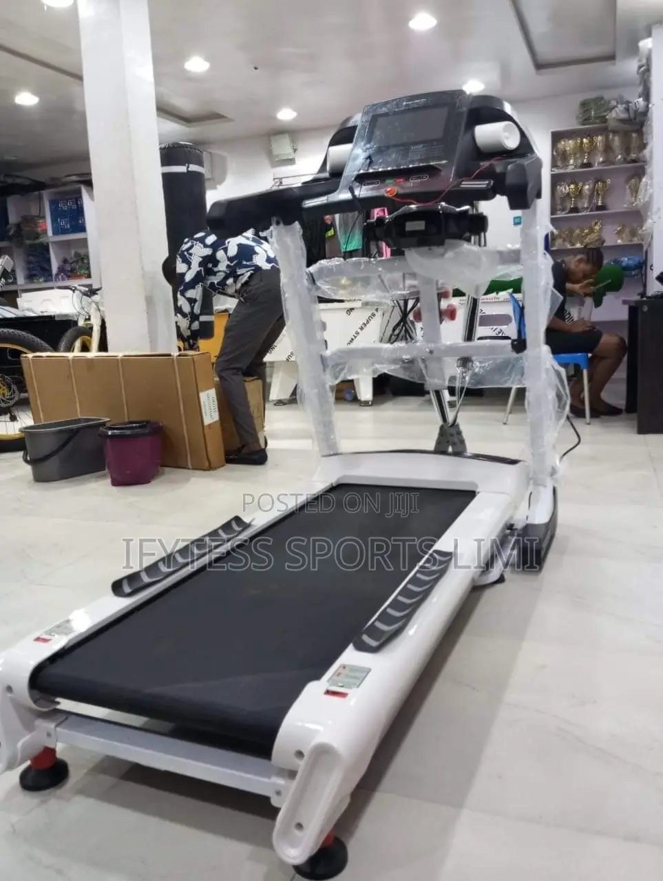 5hp Treadmill With TV and Massager