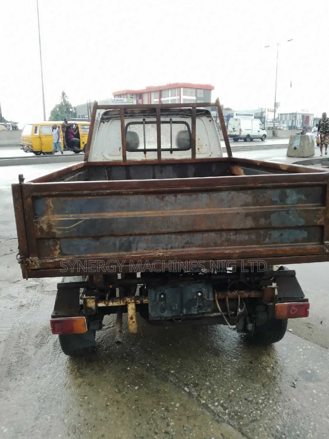 Hijet Tipper Truck/ Iron Bucket
