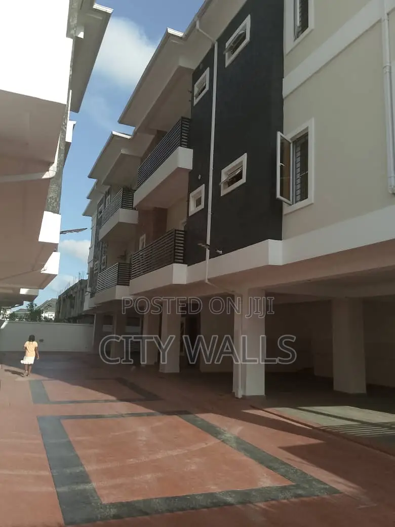 3bdrm Block of Flats in Sunshine Estate, Sangotedo for rent
