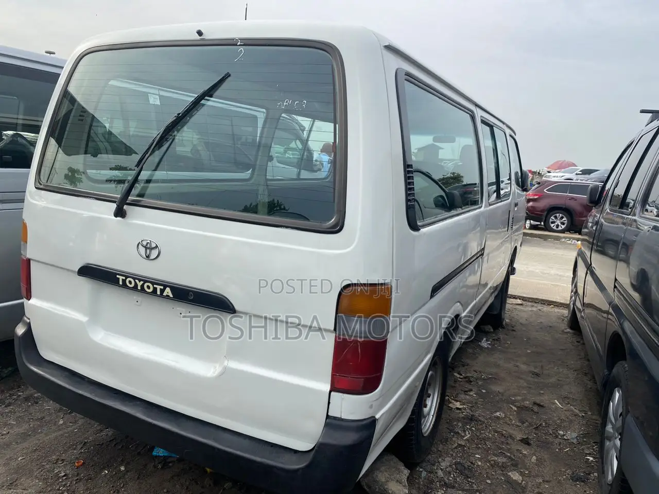 Toyota HiAce 1999 White