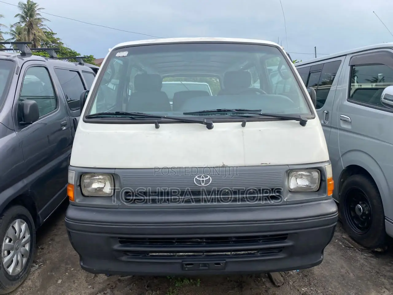 Toyota HiAce 1999 White