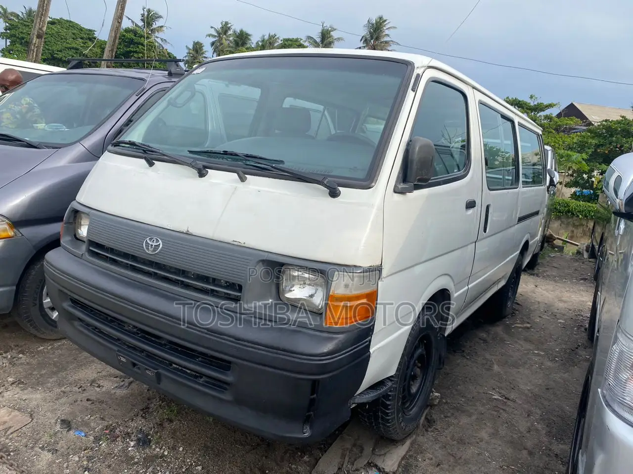 Toyota HiAce 1999 White