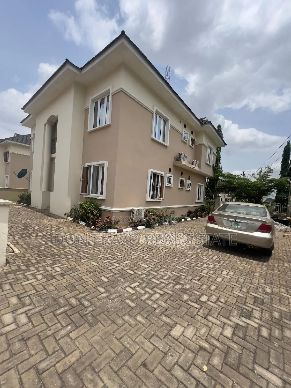 5 Bedroom Duplex Apartment With Pool in Agodi Gra Ib