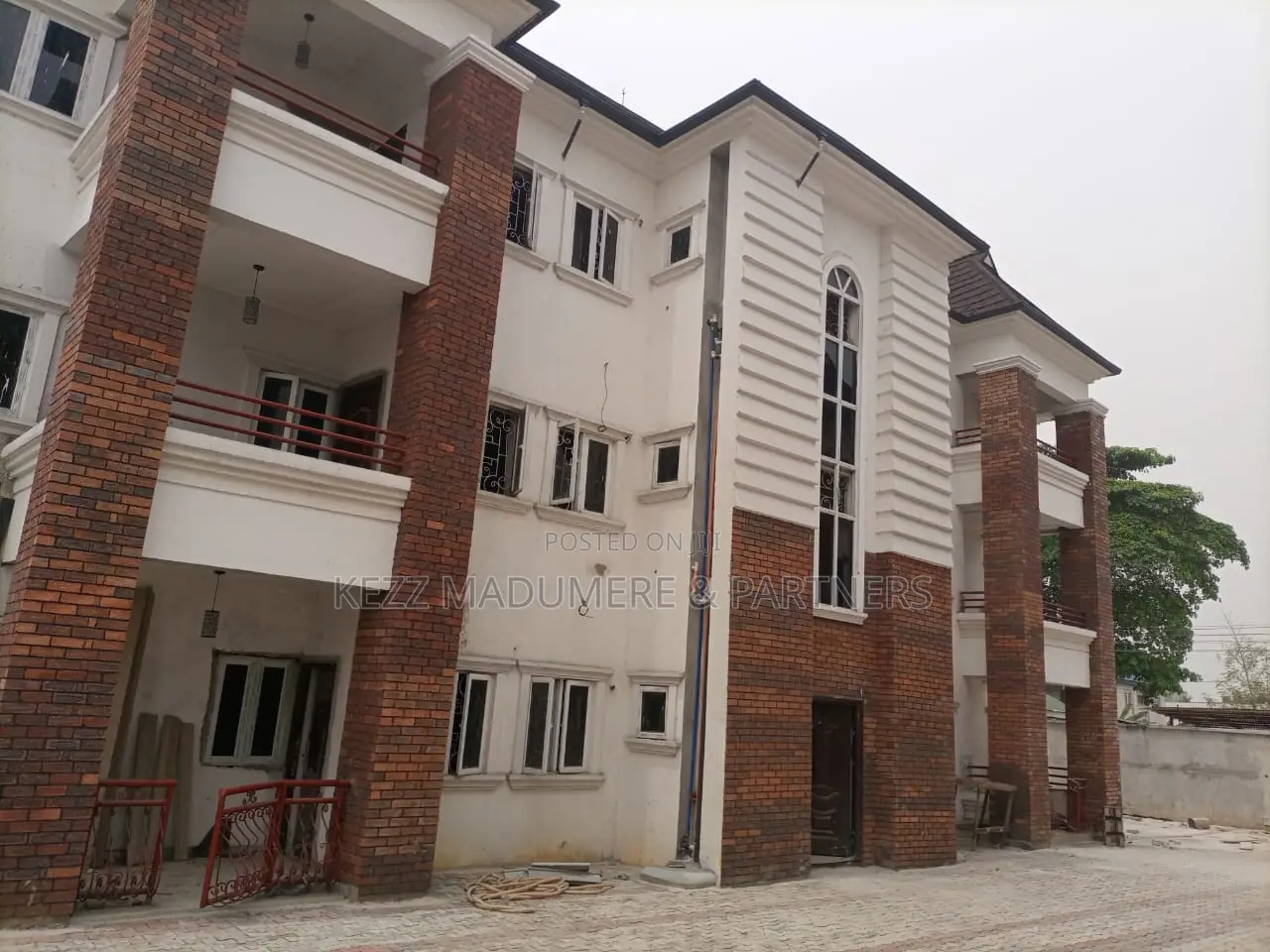 12bdrm Block of Flats in Egbelu Avenue , Off, Port-Harcourt for sale
