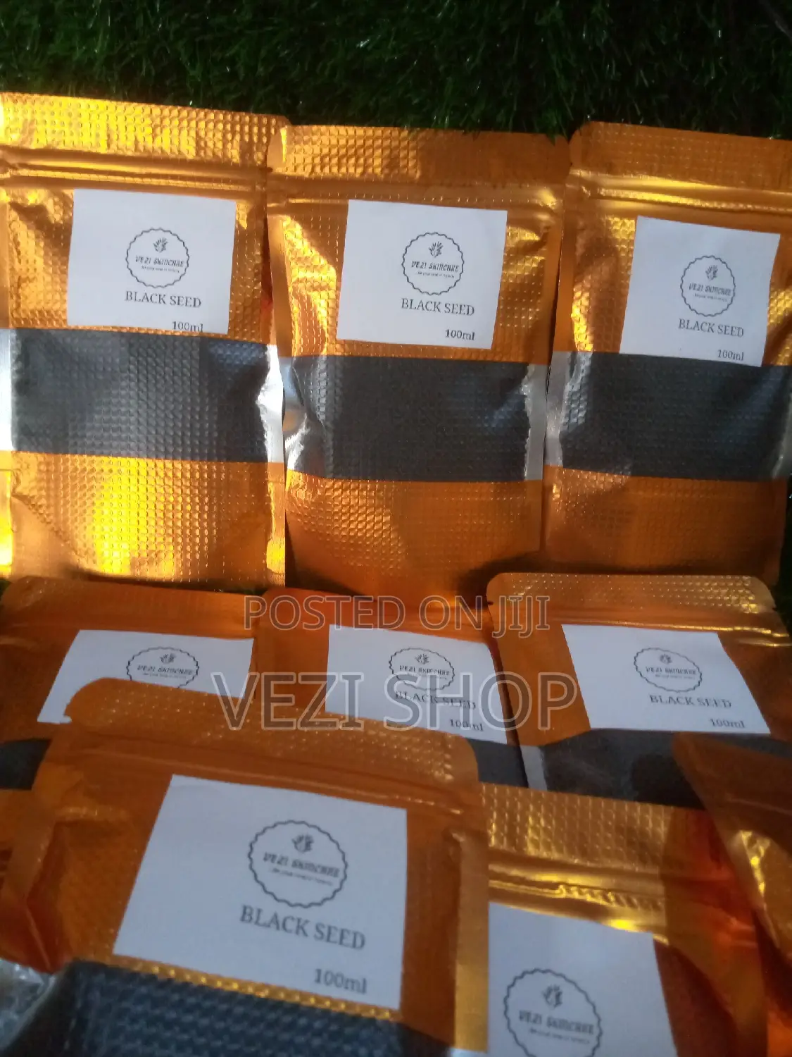 Vezi Pure Black Seeds
