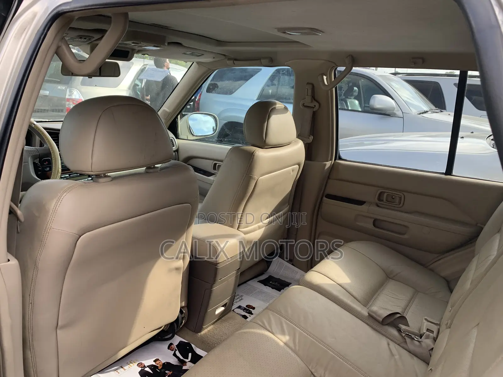 Nissan Pathfinder 2002 Gold