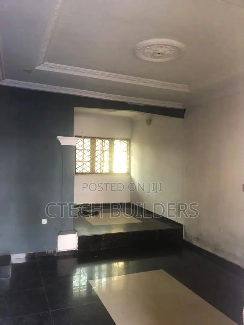 3bdrm Block of Flats in Benin City for rent