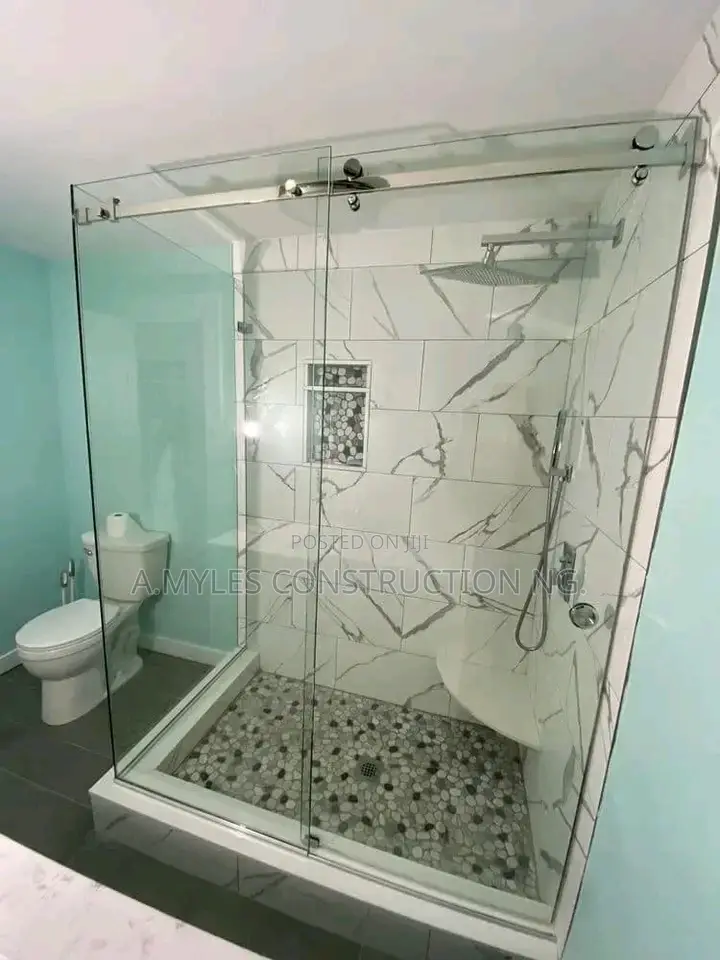 Quality Shower Cubicle With Tampered.Glass