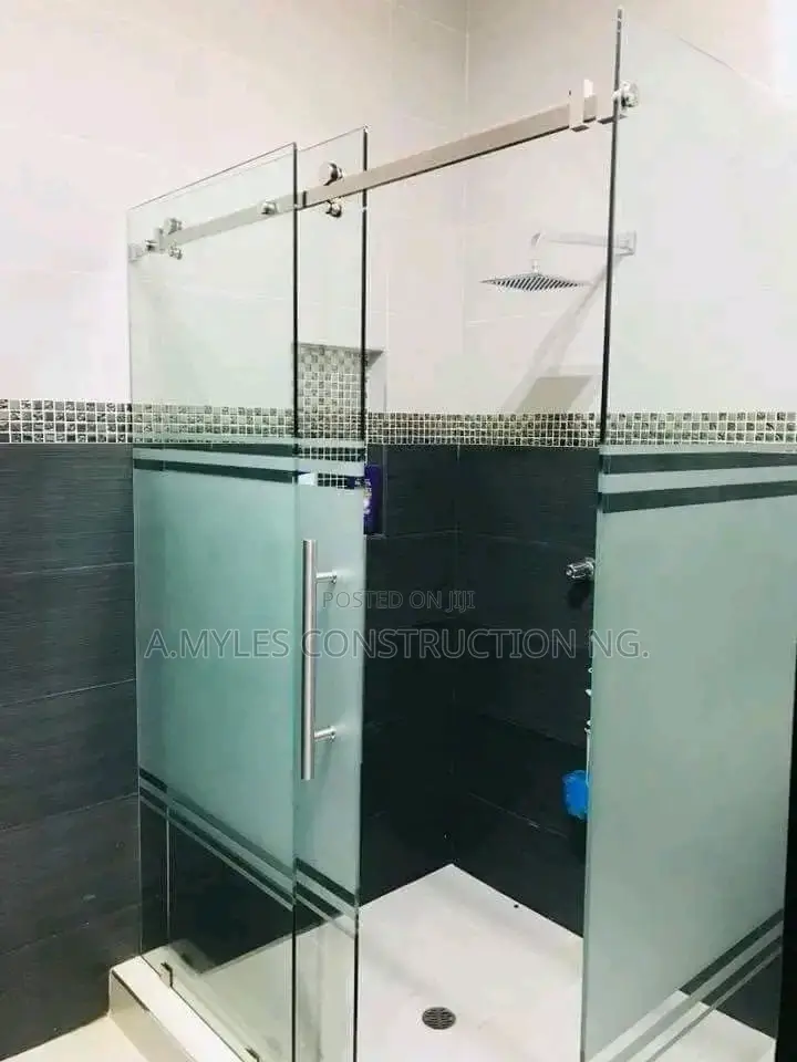 Quality Tampered Glass Shower Cubicle