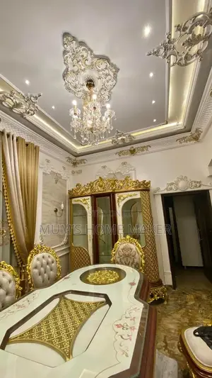 Royal Pop Installation