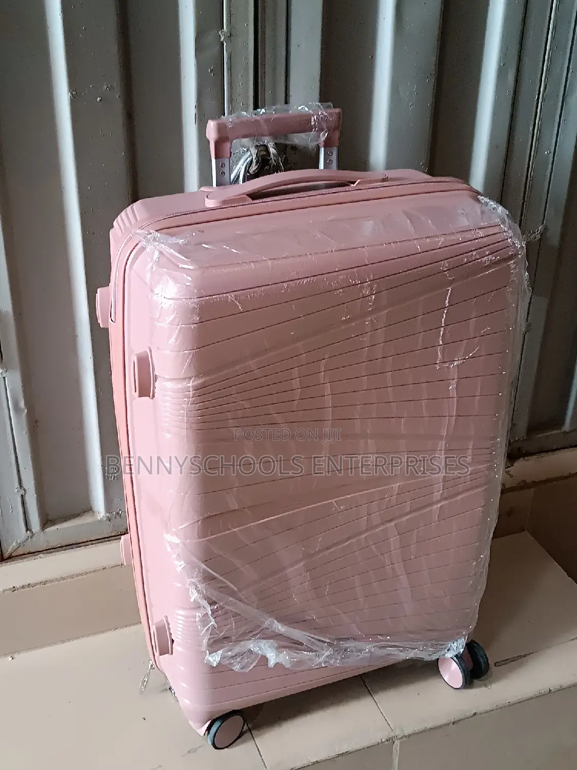 The Medium Unbreakable Elastic Rubber Travelling Luggage Box