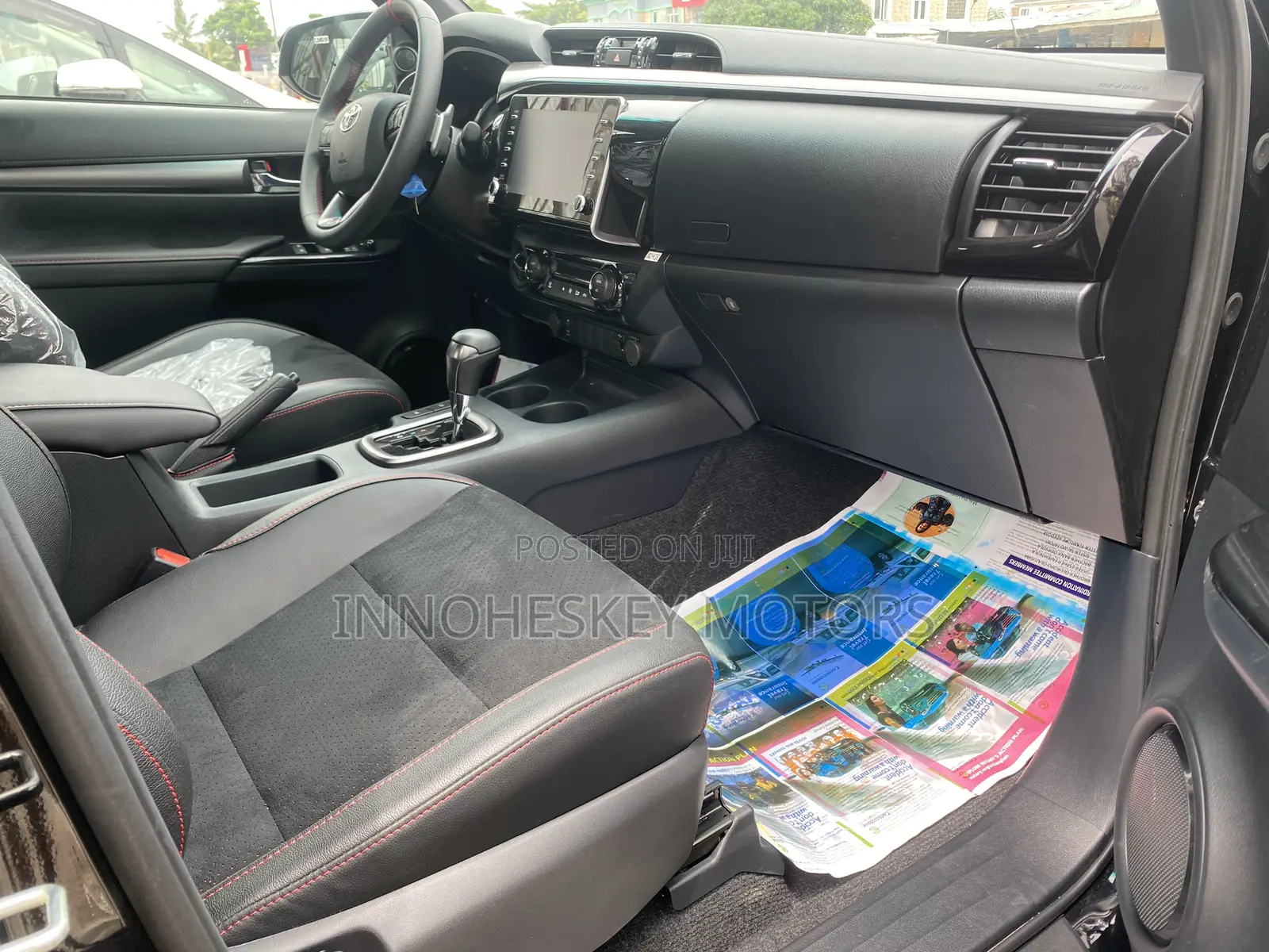 New Toyota Hilux 2023 Black