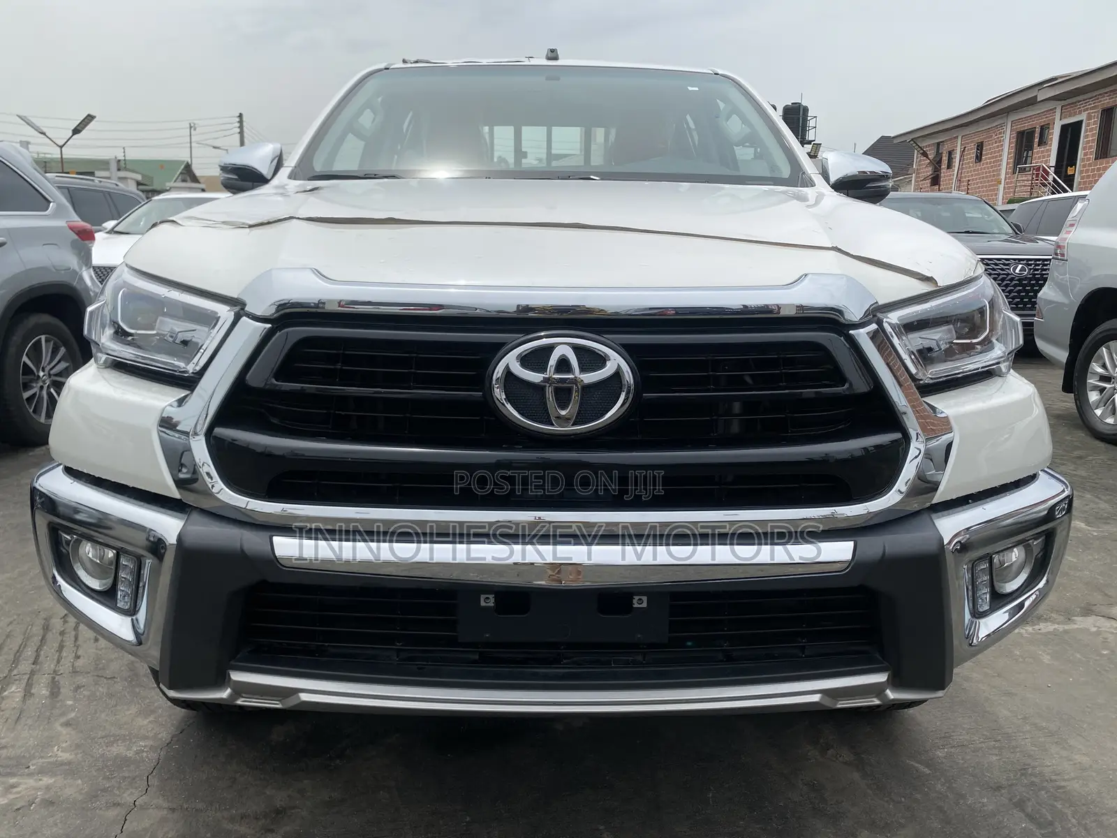 New Toyota Hilux 2022 White