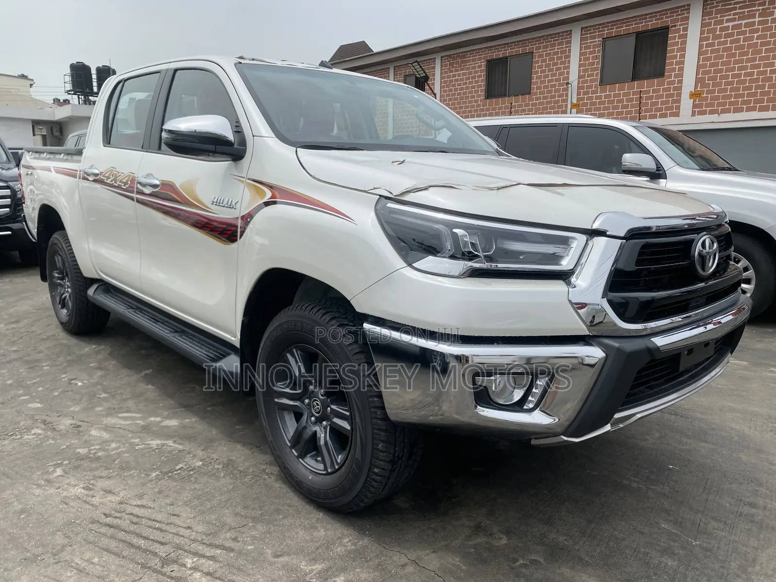 New Toyota Hilux 2022 White